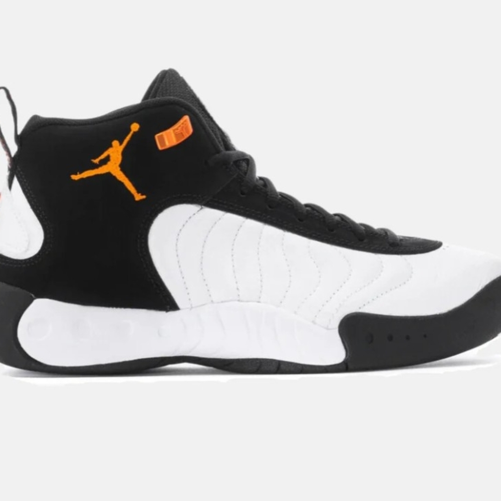 Jordan Men's Black and White Sneakers
